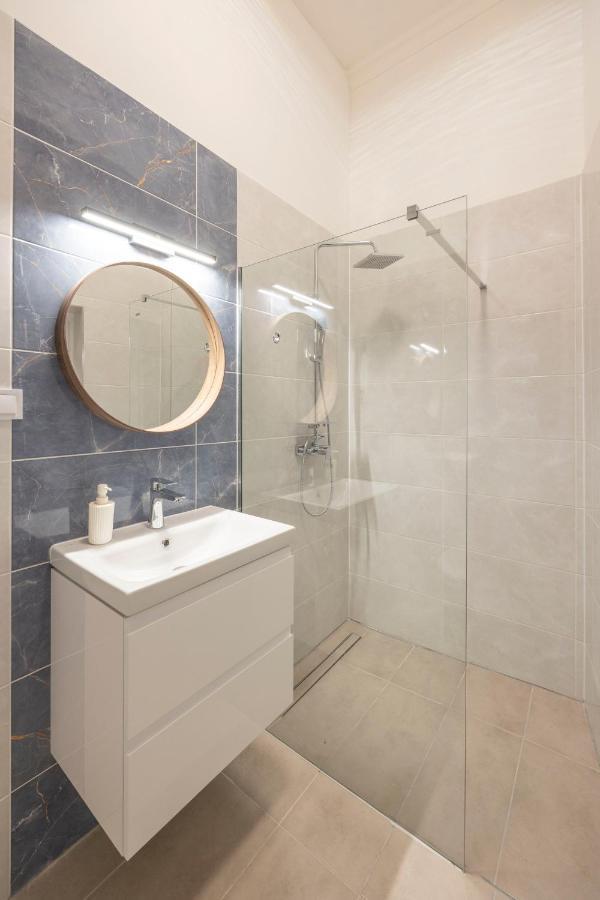 Luxurious Central Grand Home W/ 3Bedrm 2Bathrm Budapeszt Zewnętrze zdjęcie